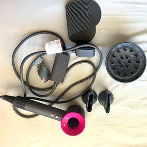 Dyson Hairdryer - Fuchsia